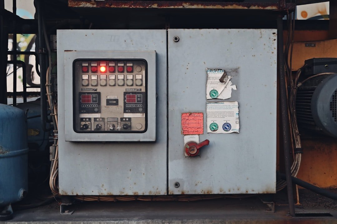 a-close-up-of-a-machine-with-buttons-on-it-xqi1g-rq0we