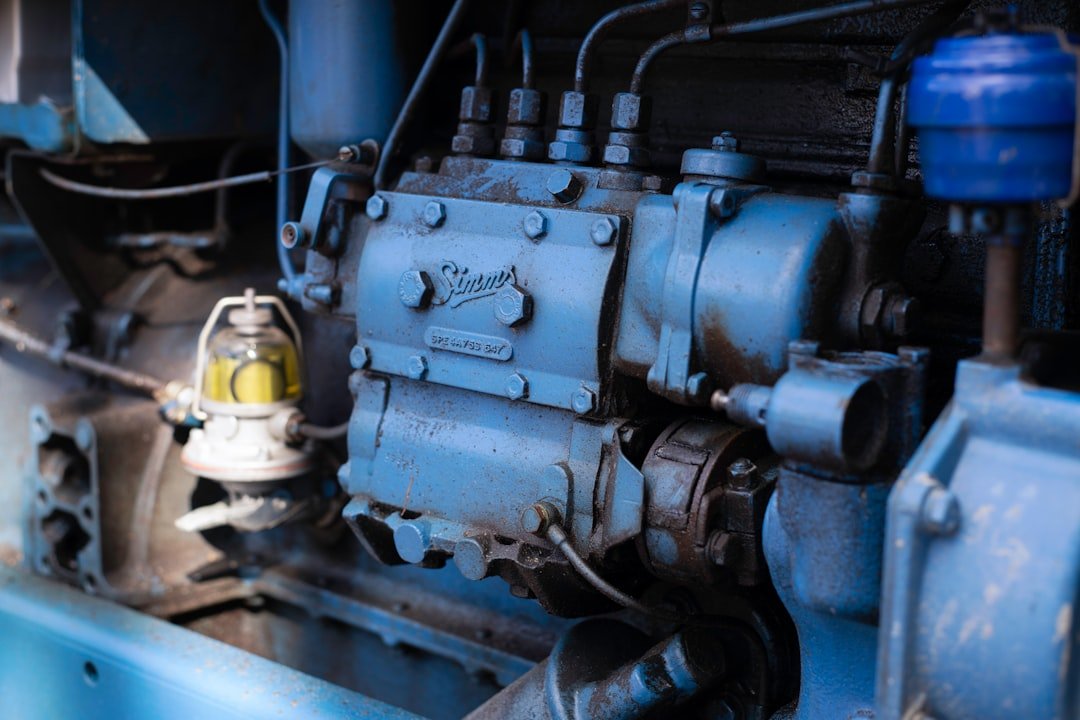 a-close-up-of-the-engine-of-a-vehicle-awtpenana9s